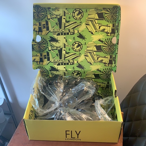 Fly London Scon Waterproof Gore-tex Chelsea Boot - Picture 9 of 10